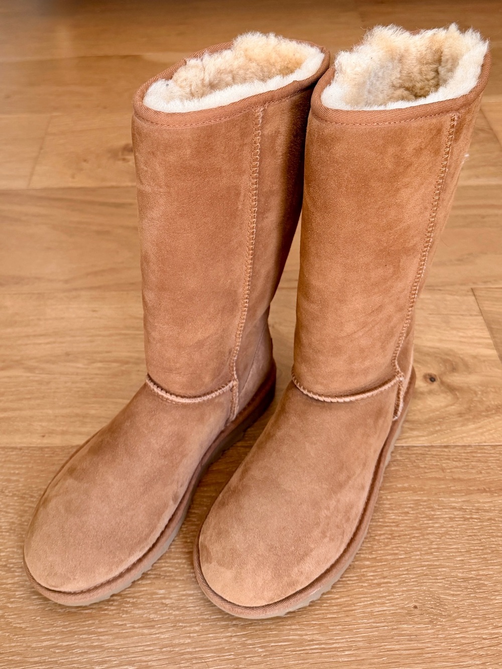UGG Classic Tall II Shearling Boots Chestnut Brown Cozy Winter Wms 8 Like New